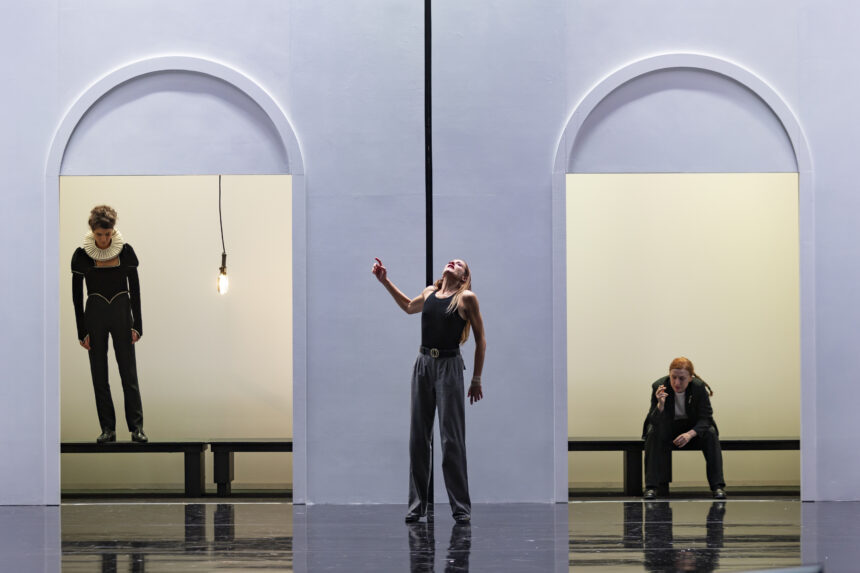 Al Valentino di Voghera questa sera di scena l’Otello, con noi Federica Fracassi nei panni di Iago