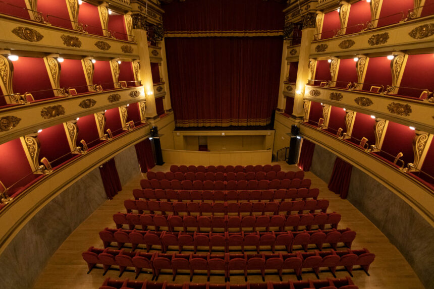 Alla scoperta del Teatro Sociale di Voghera, riaperto al pubblico dopo quasi 40 anni
