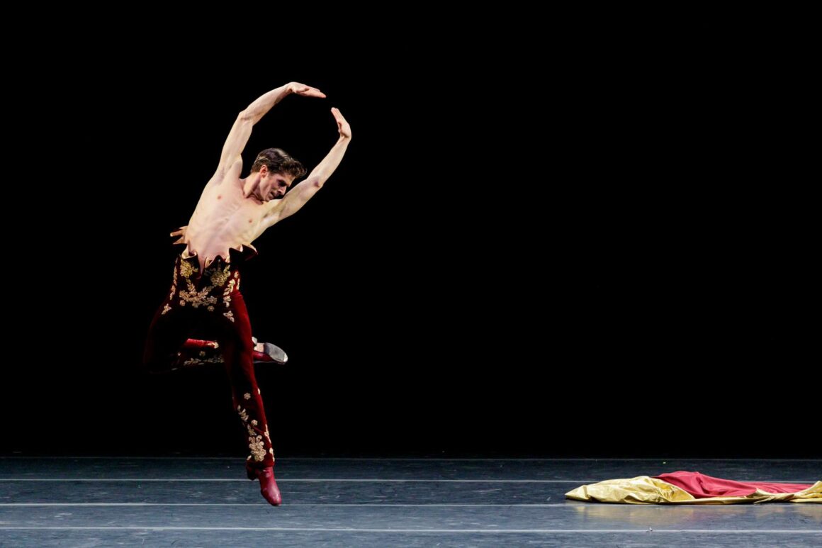 Sergio Bernal Sergio Bernal, notte di danza ed emozioni al Teatro Valentino Garavani